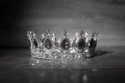 The Crown's Influence: Unveiling the Cultural Roots of Modern Elegance