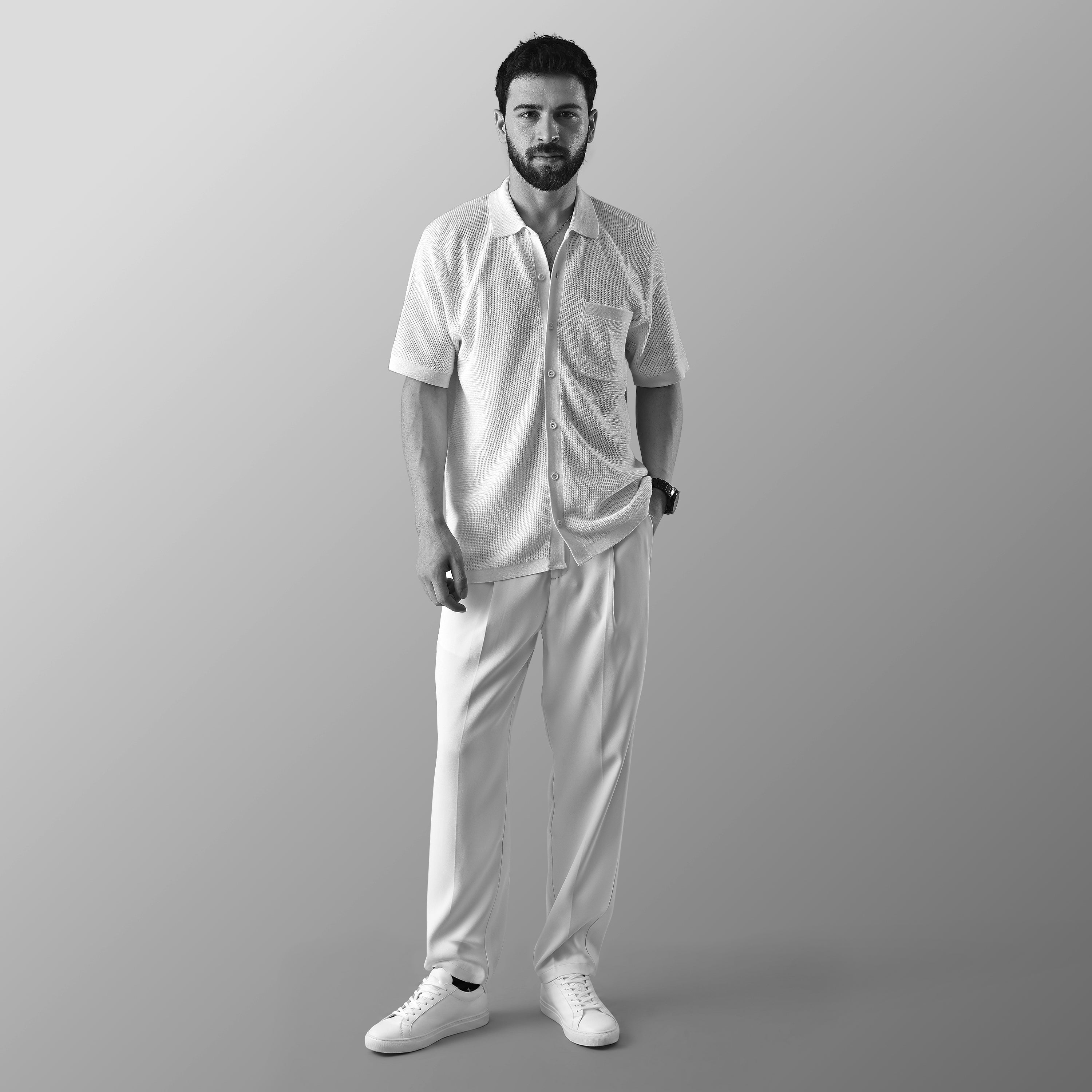 THE TEXTURED HALF-SLEEVE FLAT-KNIT WHITE SHIRT