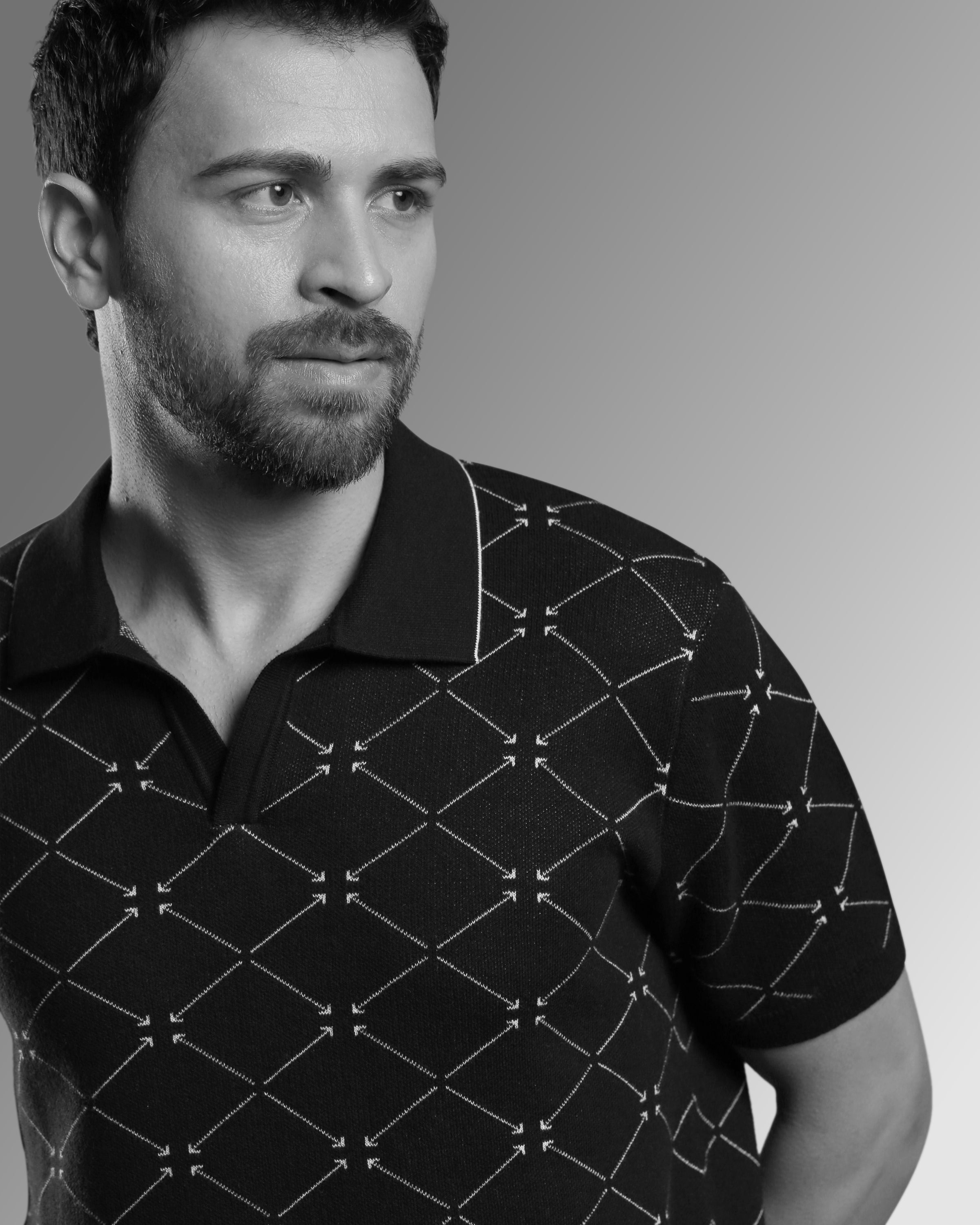 GEOMETRIC PATTERNED GOLF SHIRT