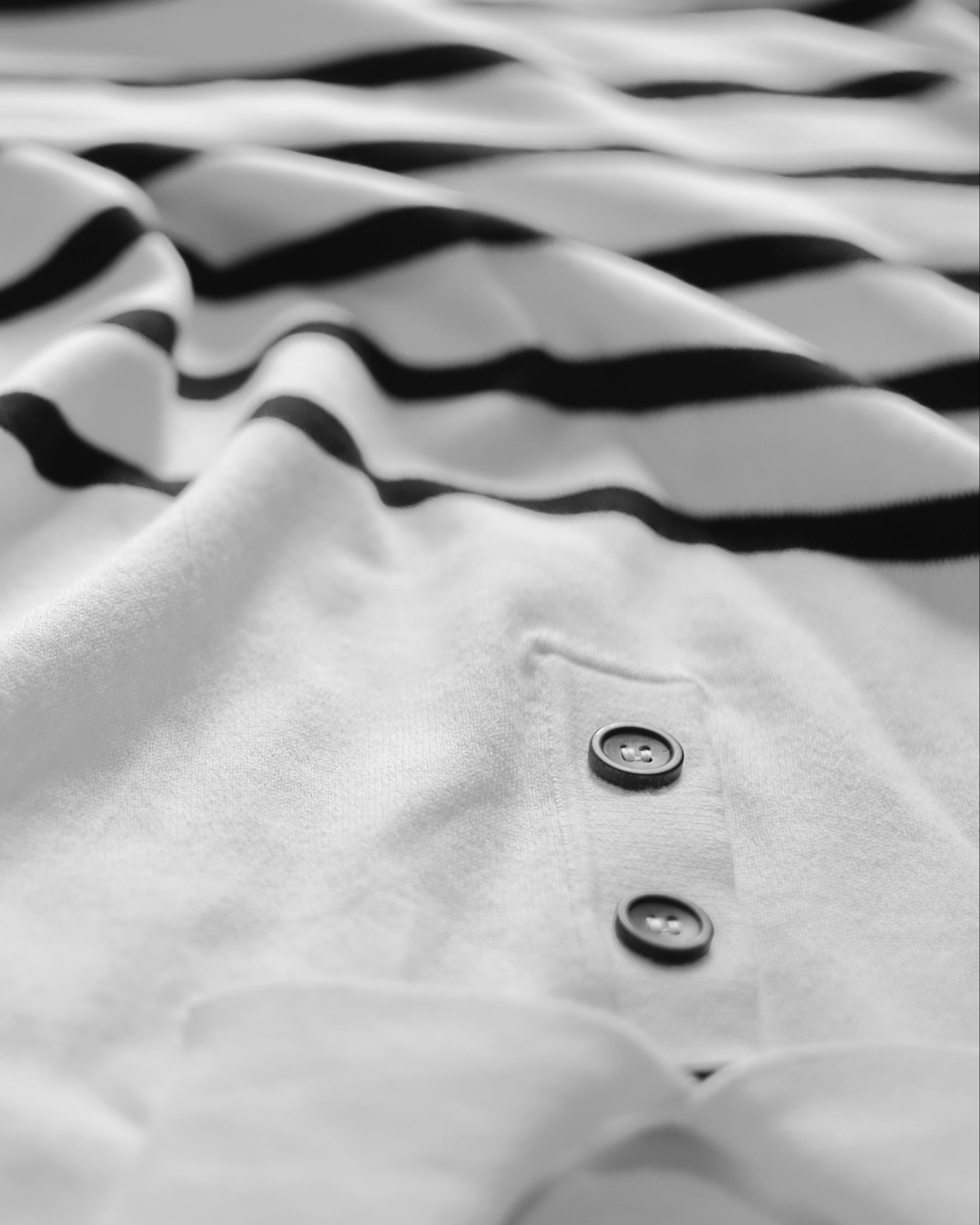 STRIPED NAUTICAL-INSPIRED GOLF SHIRT