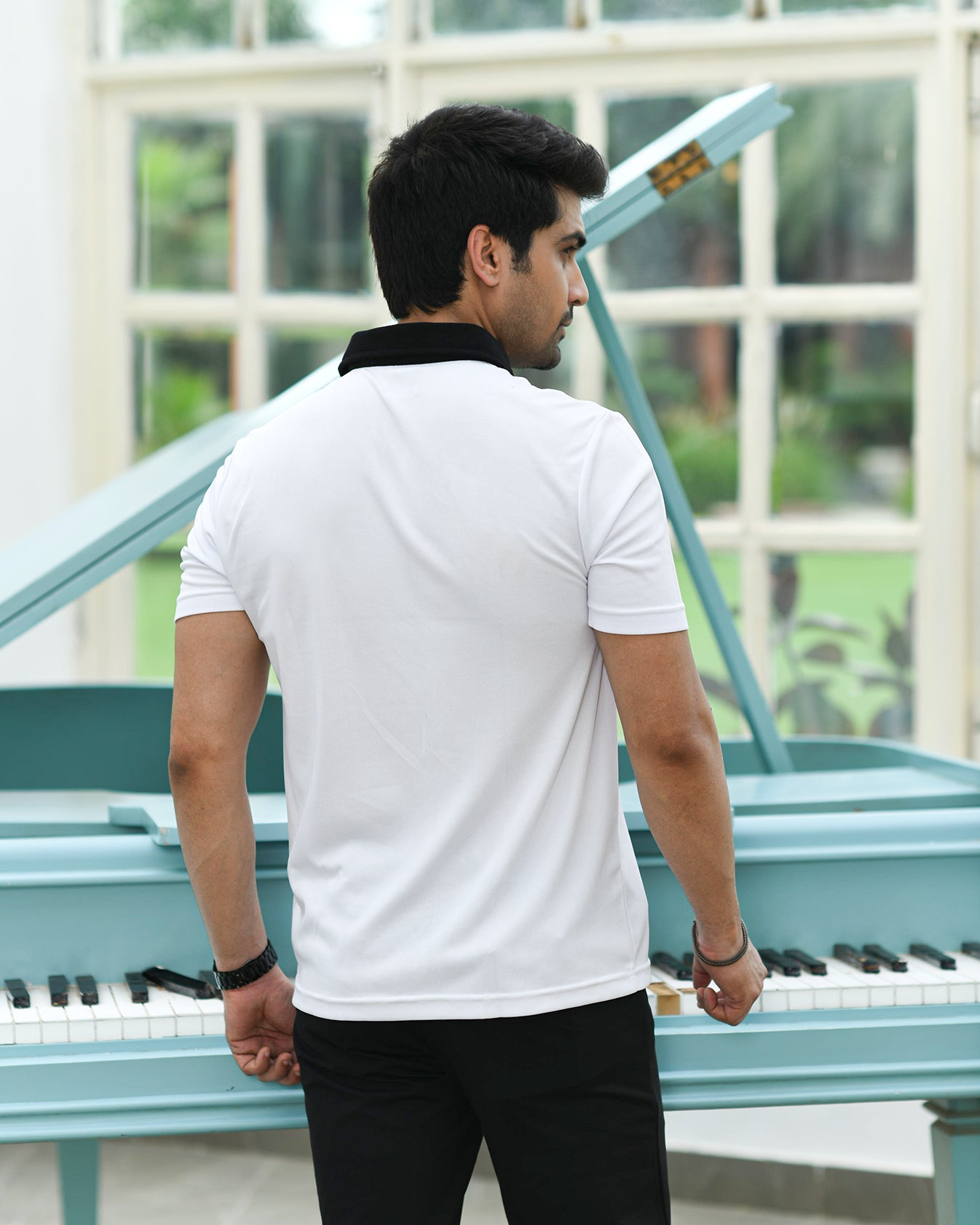 BUTTONED WHITE PINNACLE POLO
