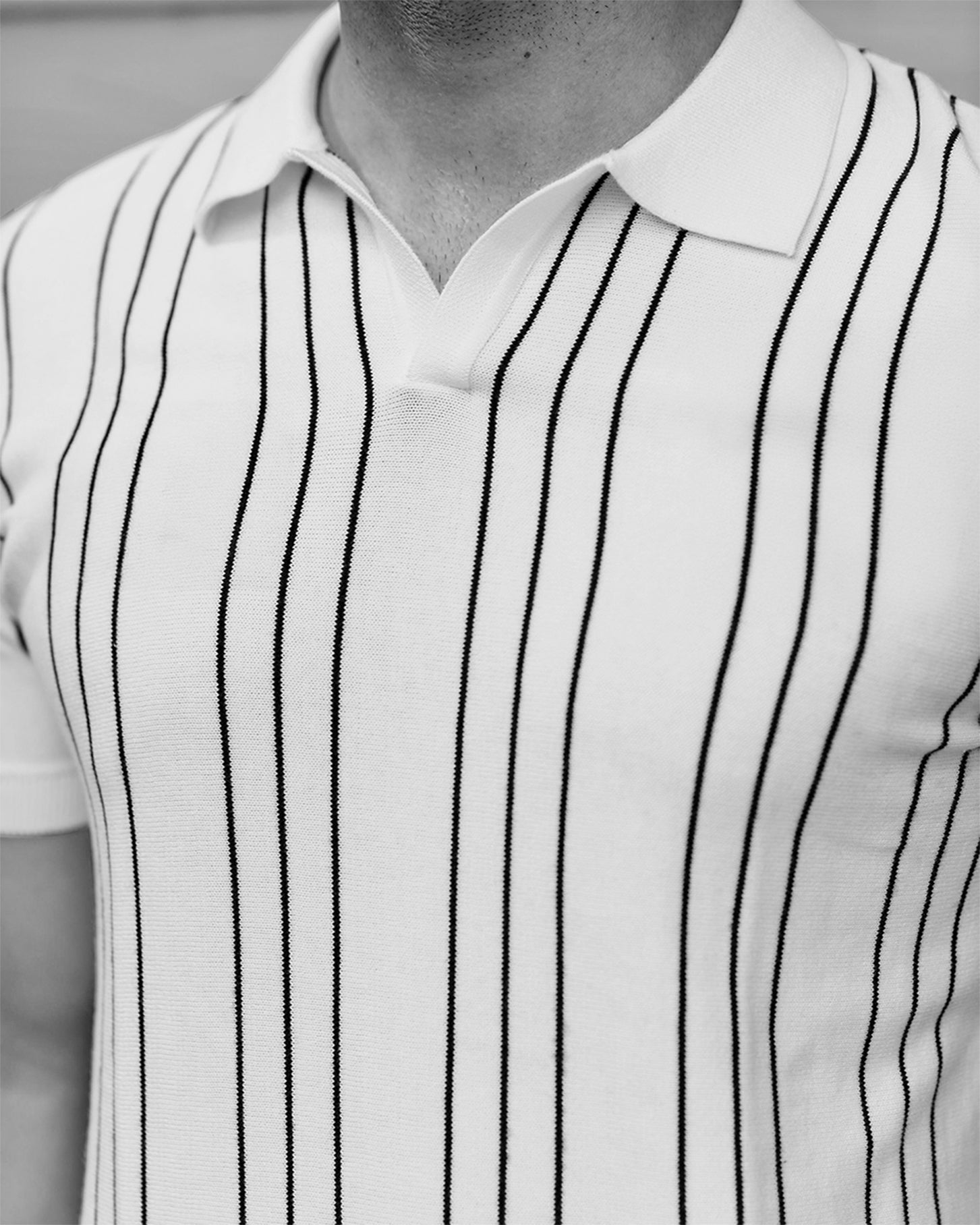 VERTICAL STRIPED GOLF SHIRT