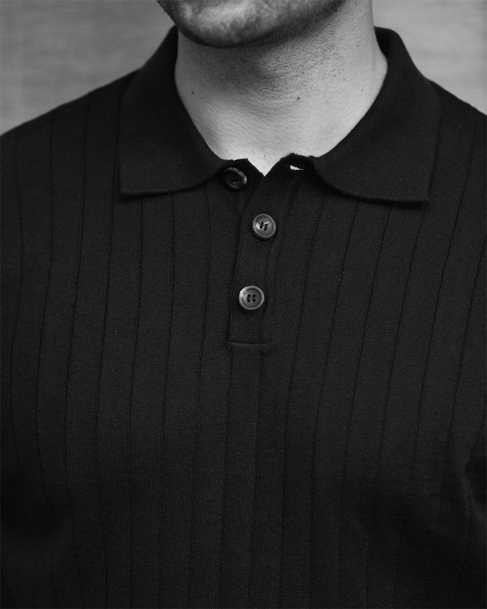 RIBBED BLACK GOLF SHIRT