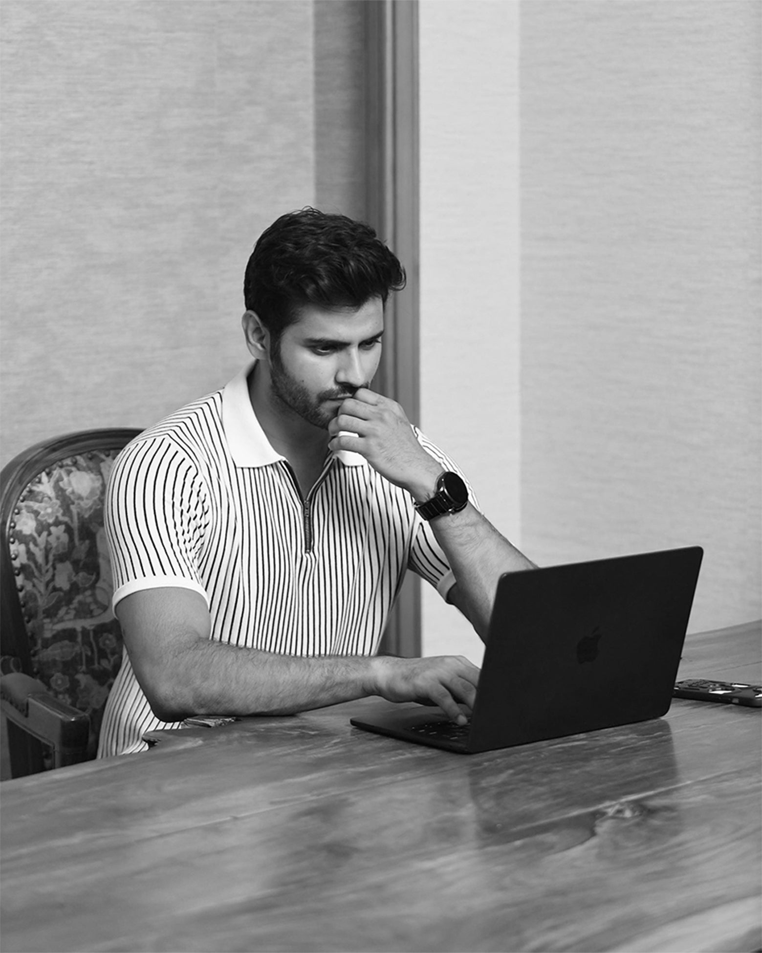 VERTICAL PIN STRIPE GOLF SHIRT