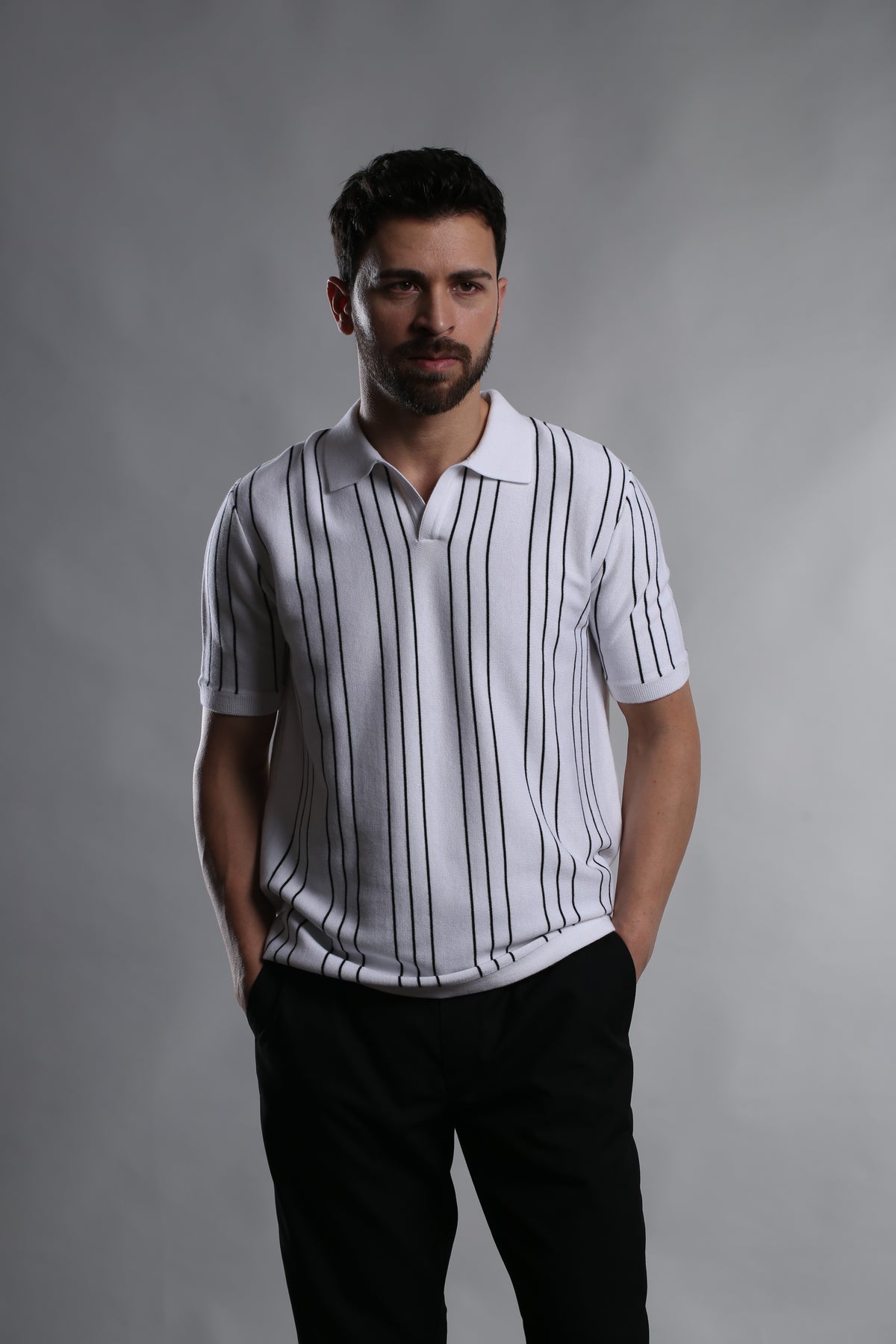 VERTICAL STRIPED FLAT-KNIT SHORT-SLEEVE POLO T-SHIRT