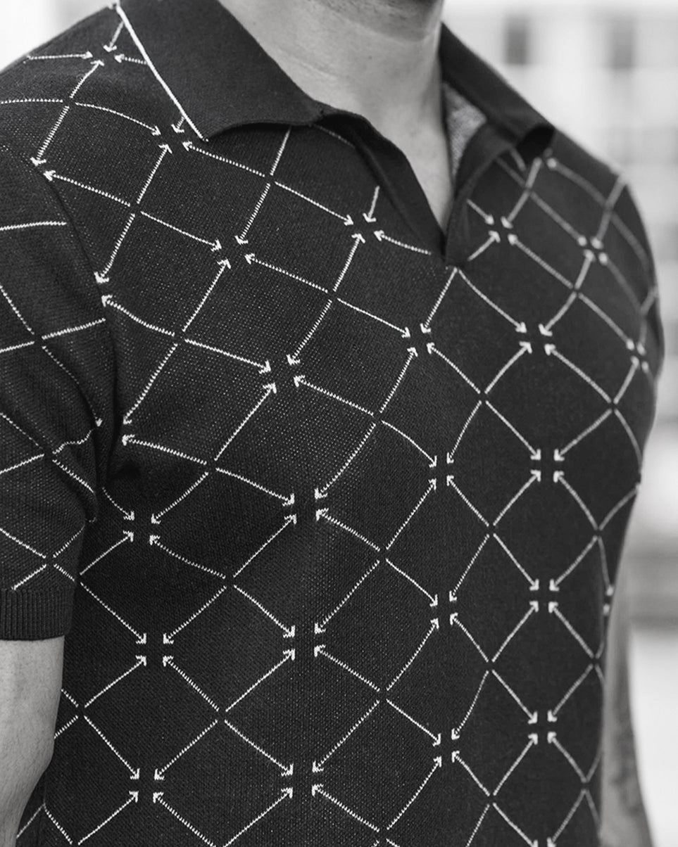 GEOMETRIC PATTERNED GOLF SHIRT