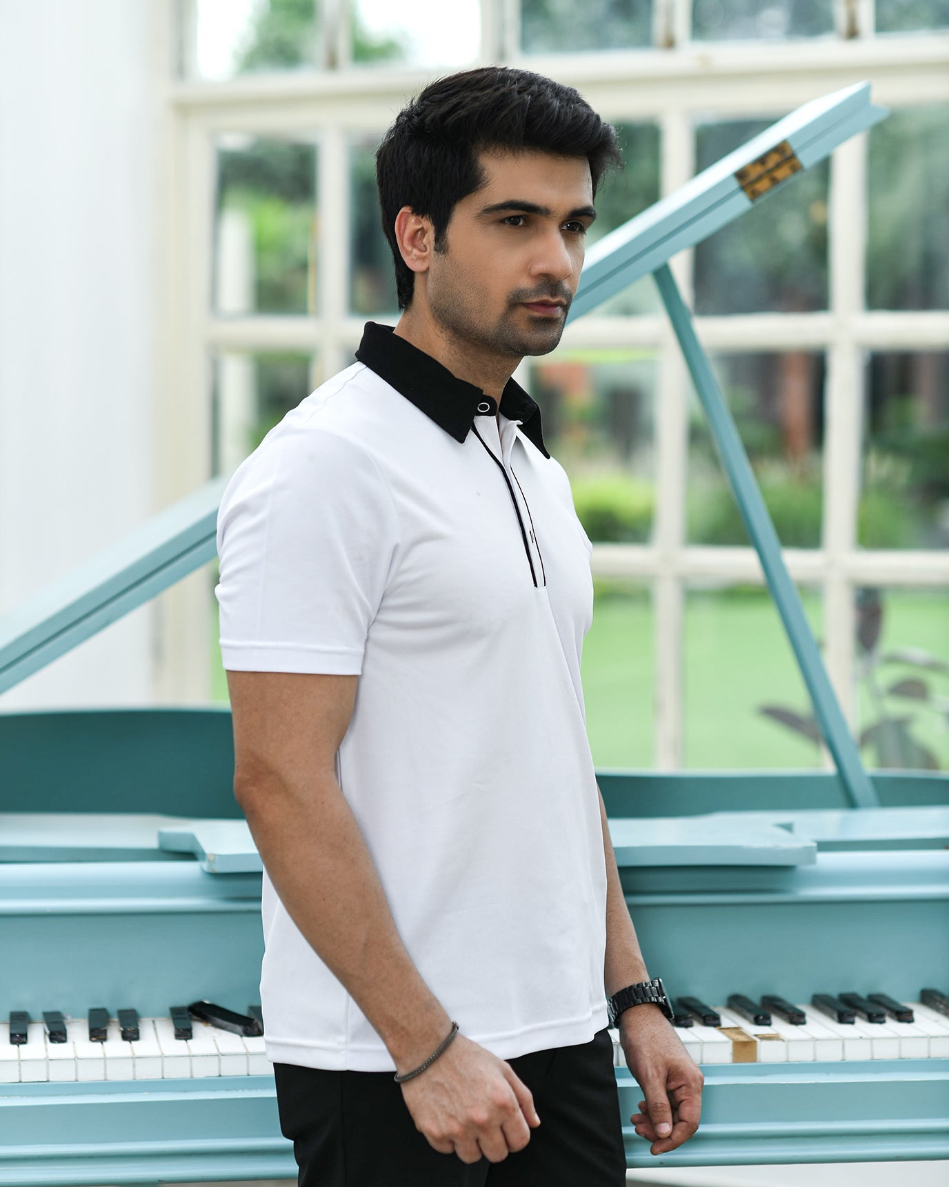 BUTTONED WHITE PINNACLE POLO
