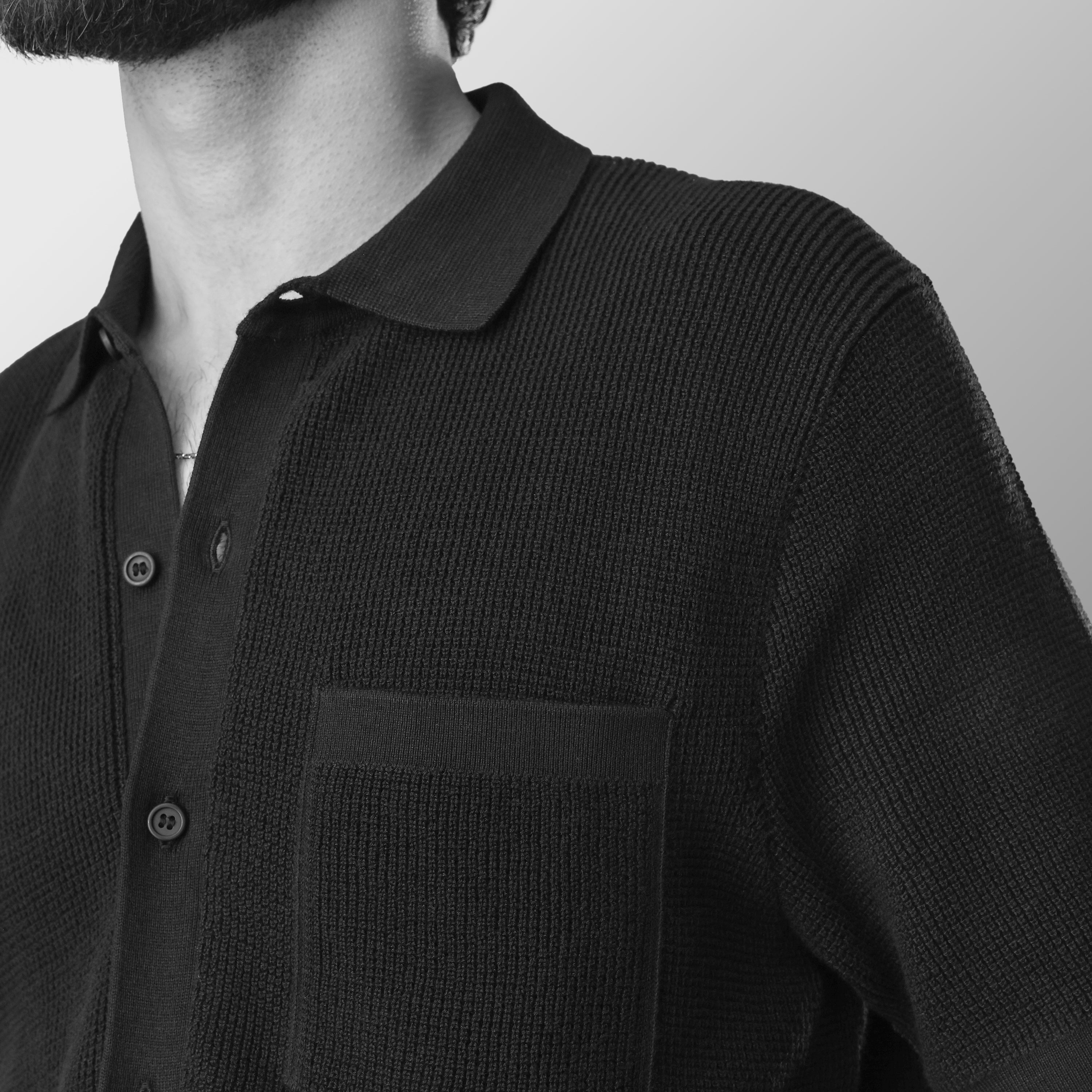 THE TEXTURED HALF-SLEEVE FLAT-KNIT BLACK SHIRT