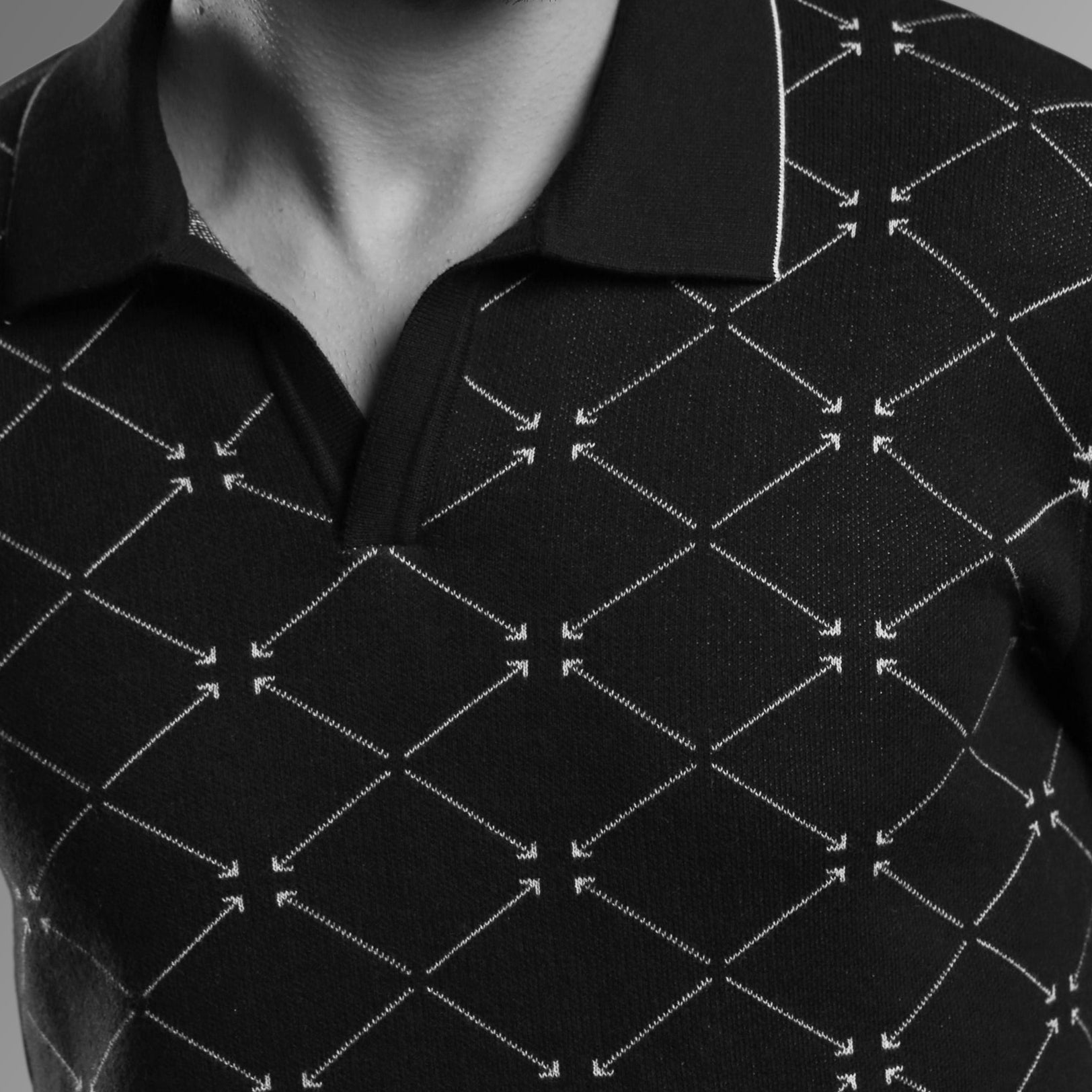 GEOMETRIC PATTERNED PINNACLE POLO