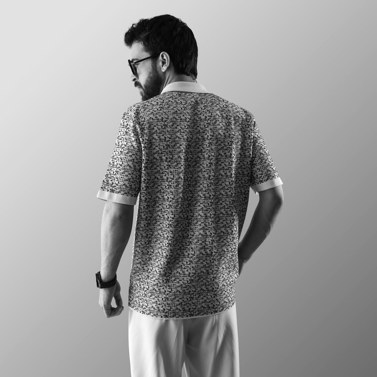 THE MOSAIC HALF-SLEEVE FLAT-KNIT WHITE SHIRT