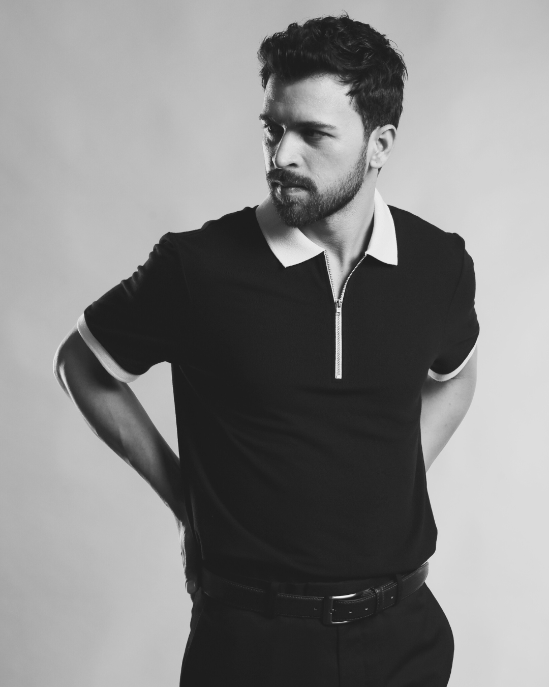 CLASSIC GOLF SHIRT WITH CONTRAST ZIPPER