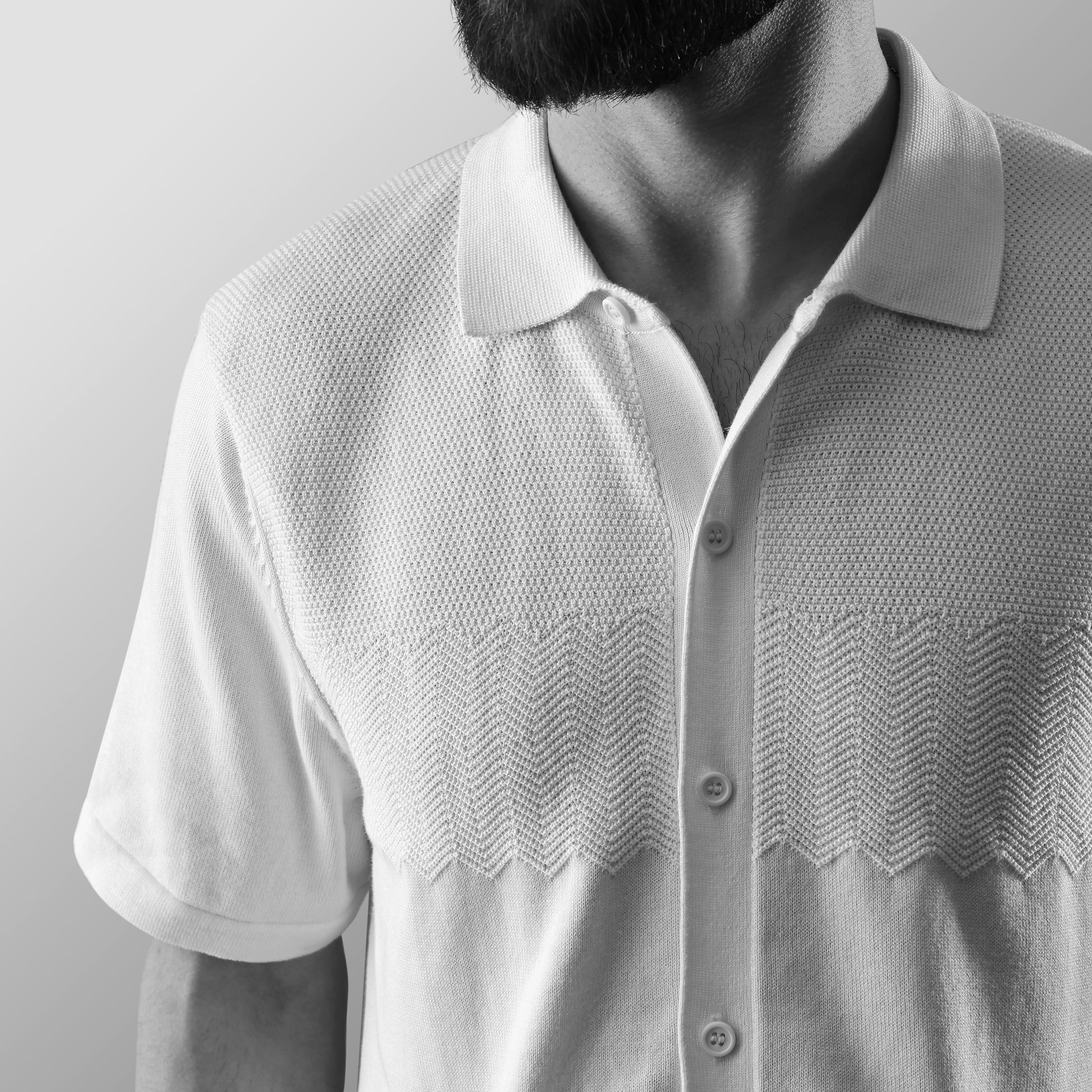 THE MOSAIC HALF-SLEEVE FLAT-KNIT WHITE SHIRT