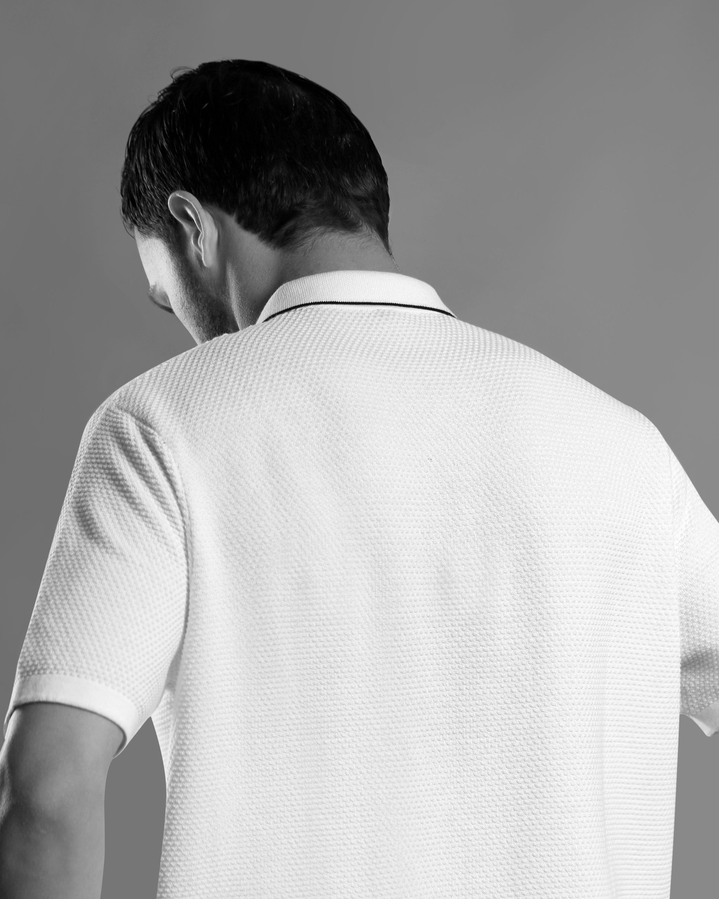TEXTURED WHITE GOLF SHIRT