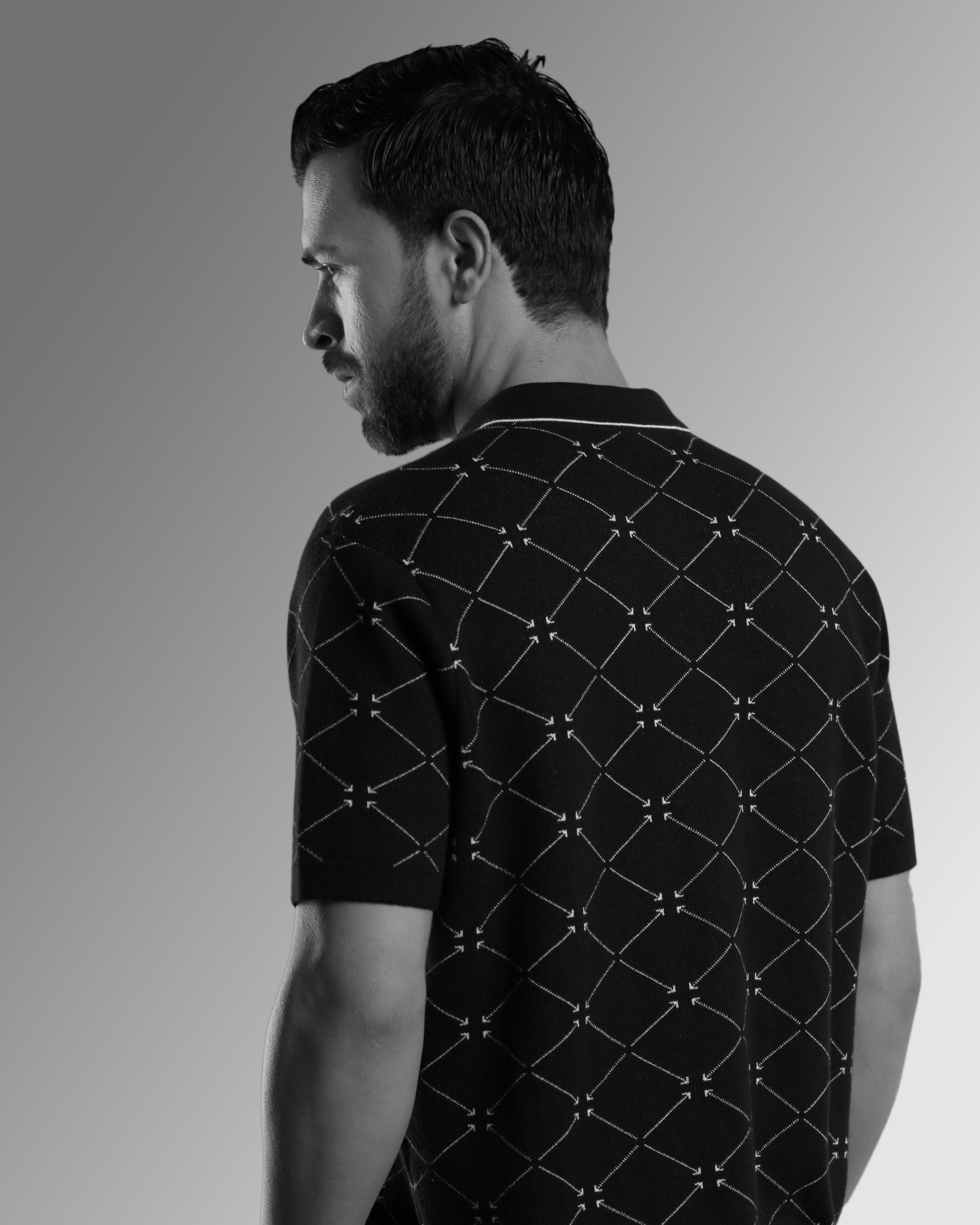 GEOMETRIC PATTERNED GOLF SHIRT