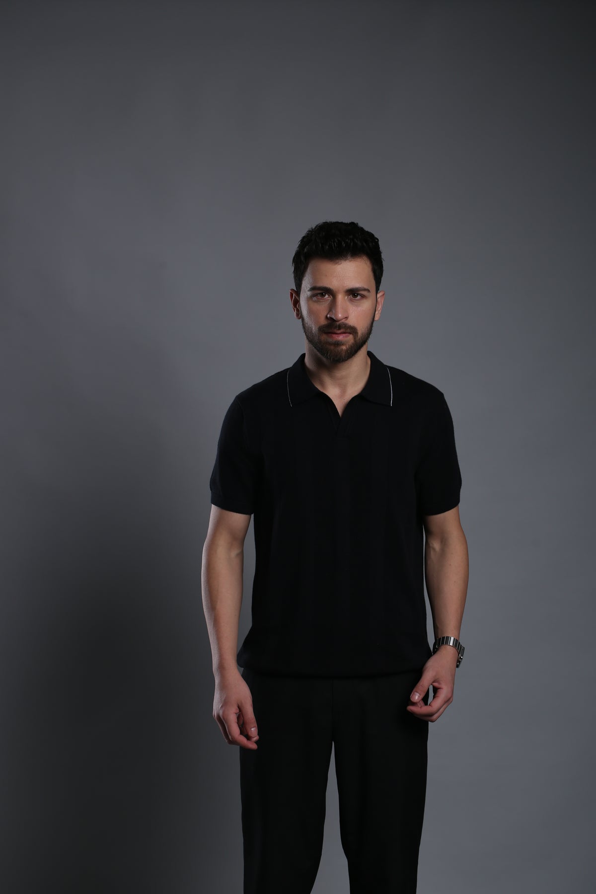 BLACK TEXTURED FLAT-KNIT SHORT-SLEEVE POLO T-SHIRT