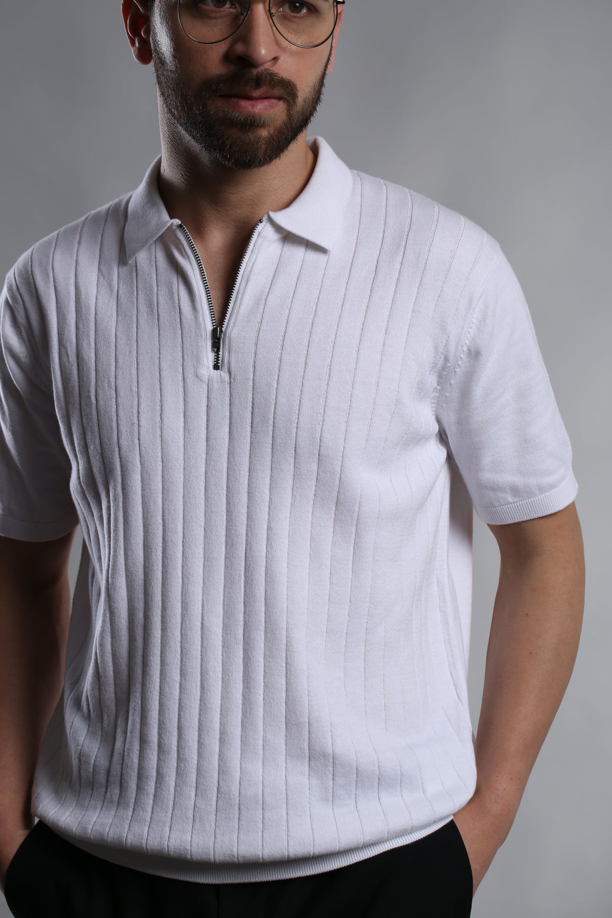 WHITE, RIBBED FLAT-KNIT SHORT-SLEEVE POLO T-SHIRT