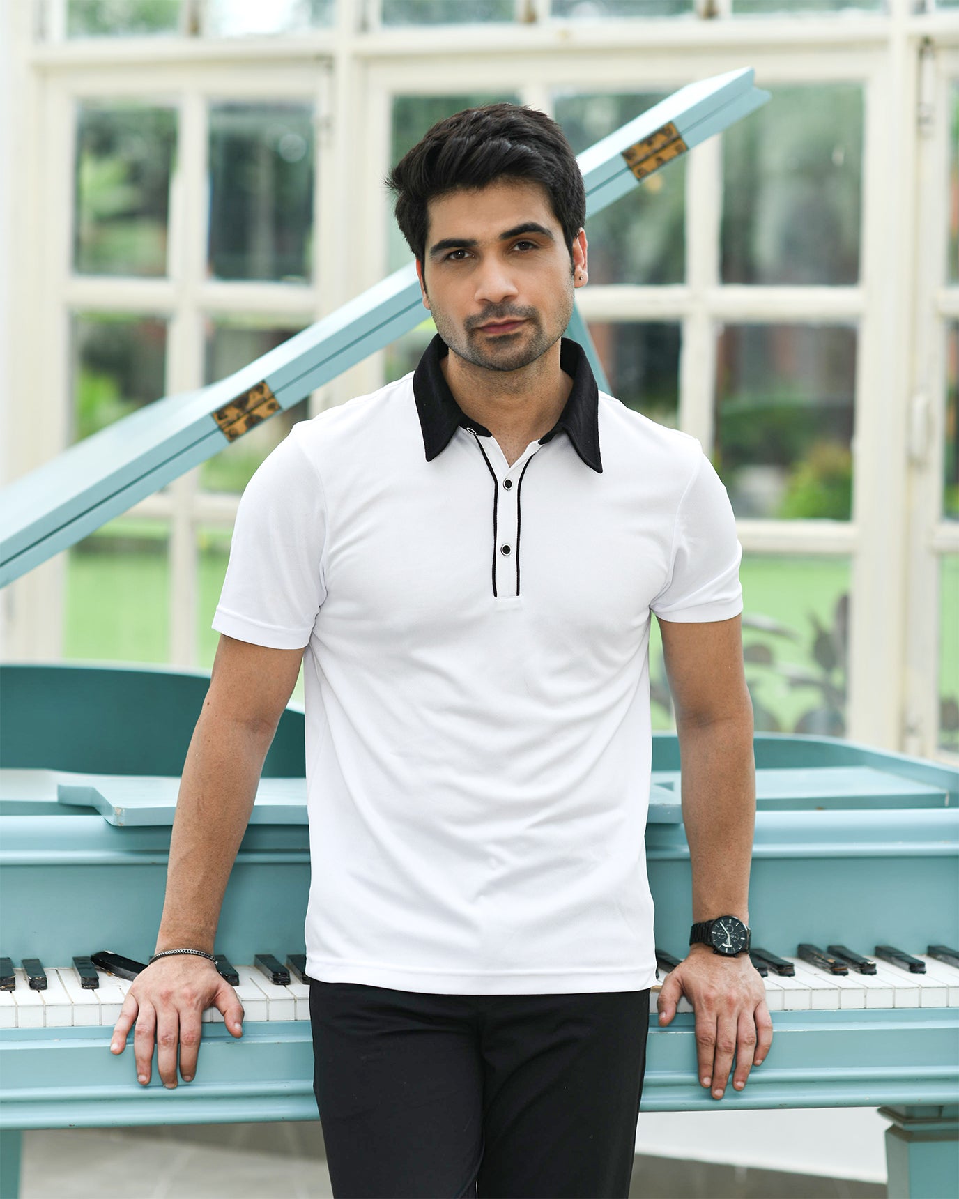 BUTTONED WHITE PINNACLE POLO